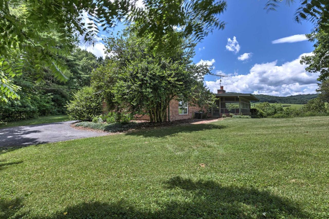 Stair-Free Lexington Home With Blue Ridge Mtn Views! Exterior photo